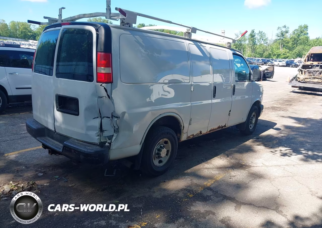 2015 Chevrolet Express 2500 Work Van VIN:1GCWGFFF3F1122973 - 4