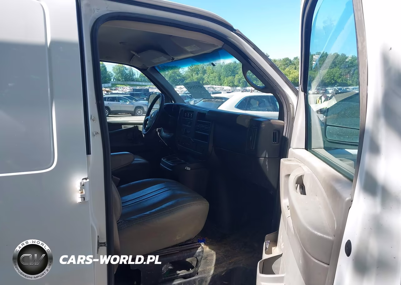 2015 Chevrolet Express 2500 Work Van VIN:1GCWGFFF3F1122973 - 5