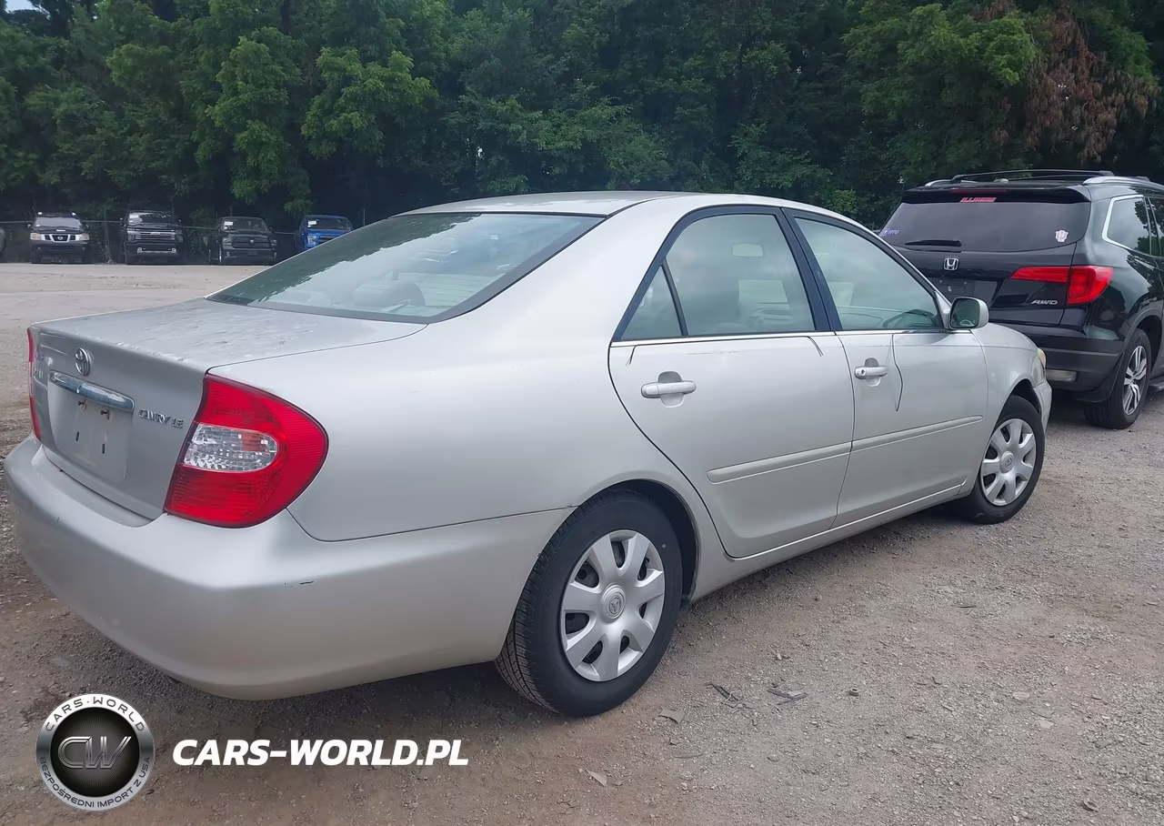 2003 Toyota Camry Le VIN:4T1BE32K13U714772 - 4