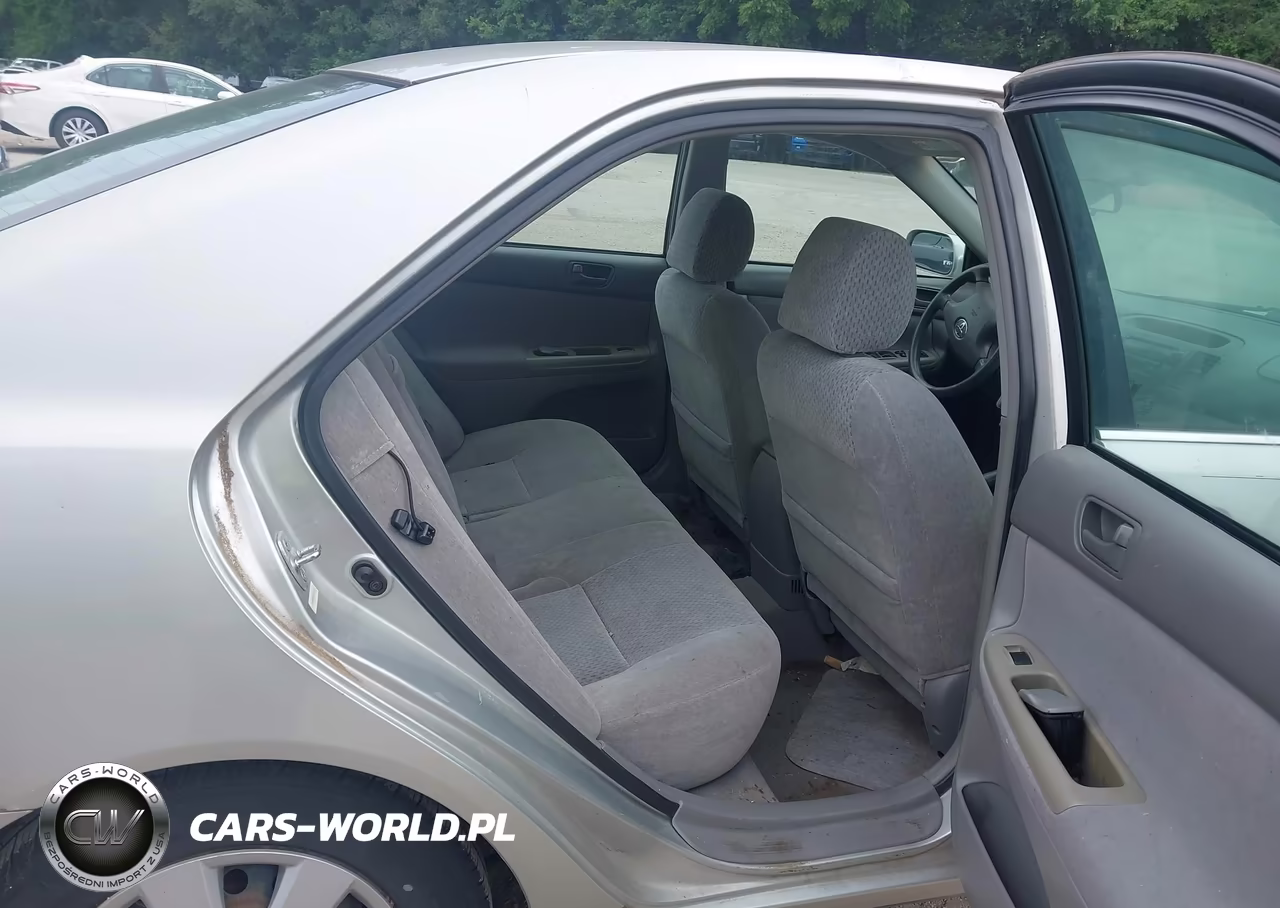 2003 Toyota Camry Le VIN:4T1BE32K13U714772 - 8