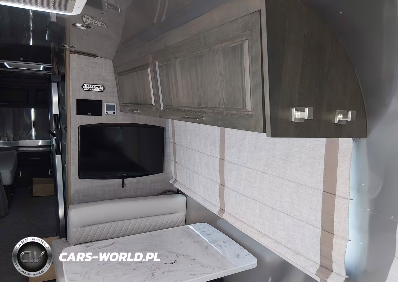 2023 Airstream Classic 30Rb Travel Trailer VIN:1STJBYP24PJ567760 - 19