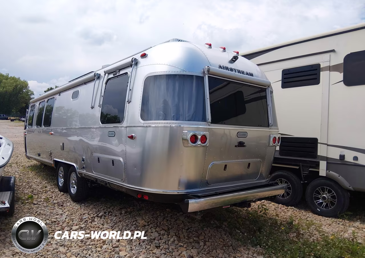 2023 Airstream Classic 30Rb Travel Trailer VIN:1STJBYP24PJ567760 - 3
