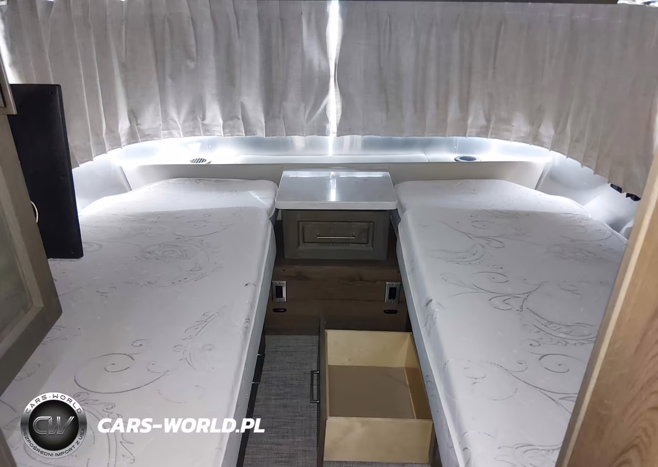 2023 Airstream Classic 30Rb Travel Trailer VIN:1STJBYP24PJ567760 - 5