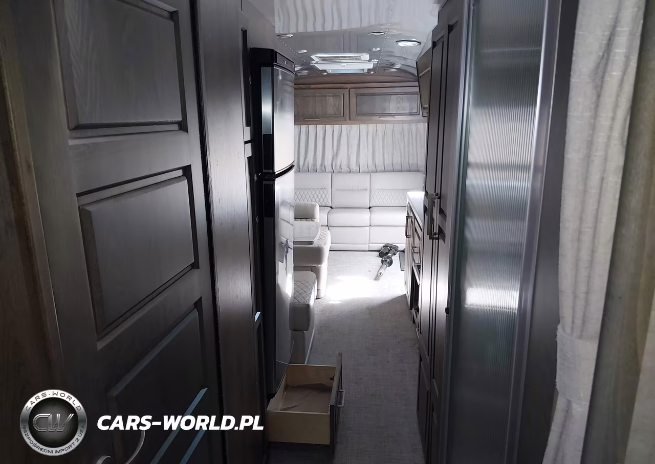 2023 Airstream Classic 30Rb Travel Trailer VIN:1STJBYP24PJ567760 - 7