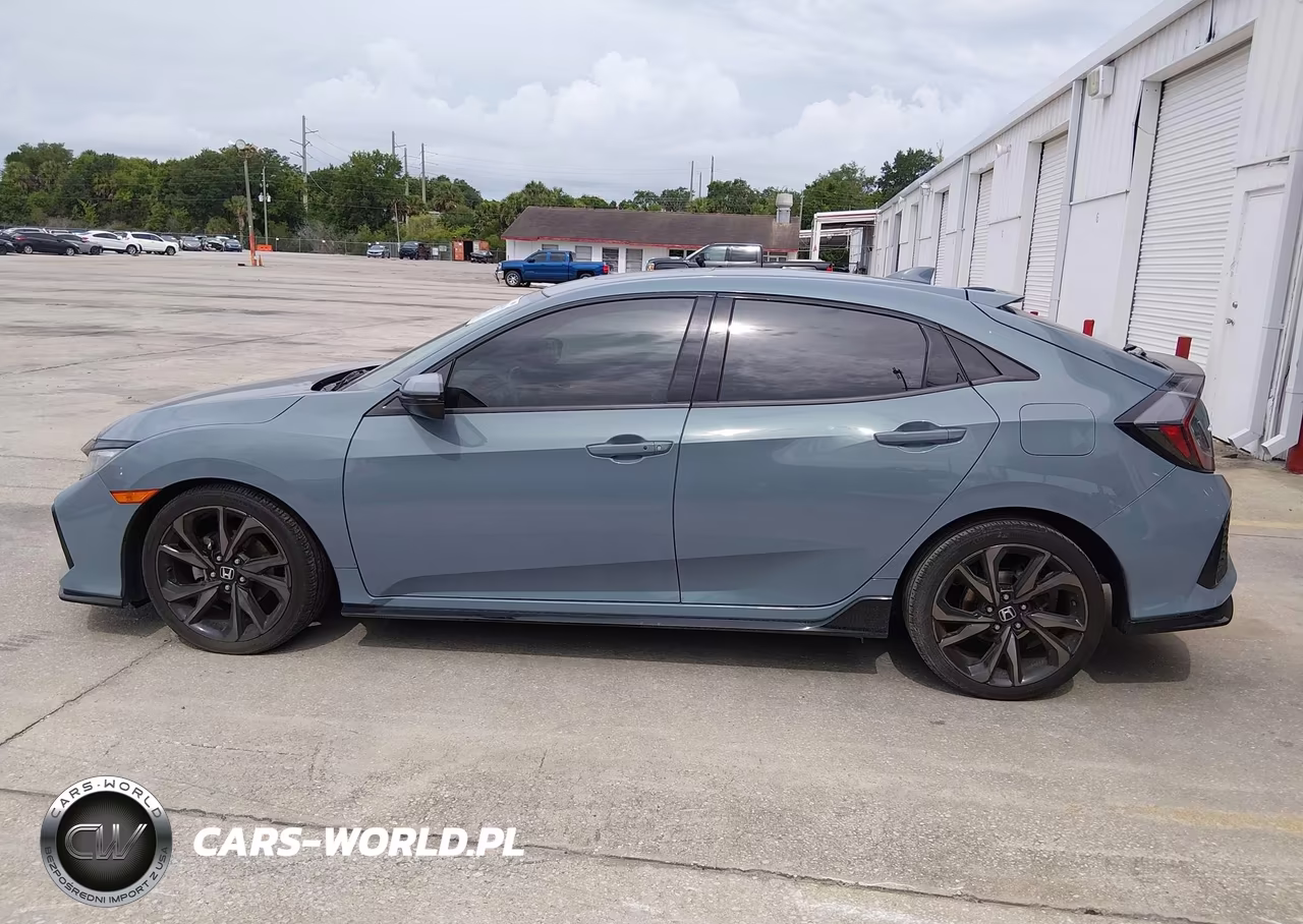 2018 Honda Civic Sport Touring VIN:SHHFK7H93JU218113 - 15