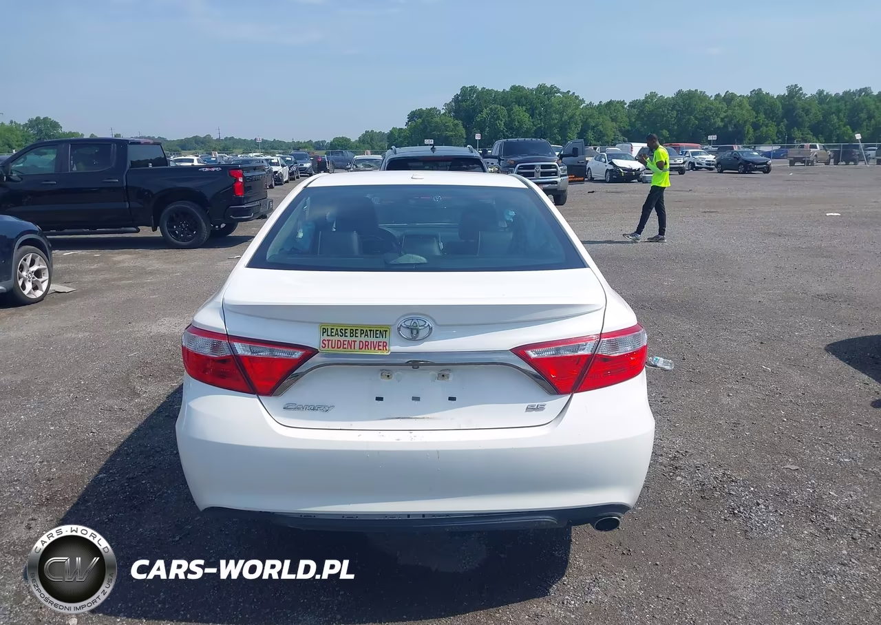 2015 Toyota Camry Se VIN:4T1BF1FK2FU478097 - 17