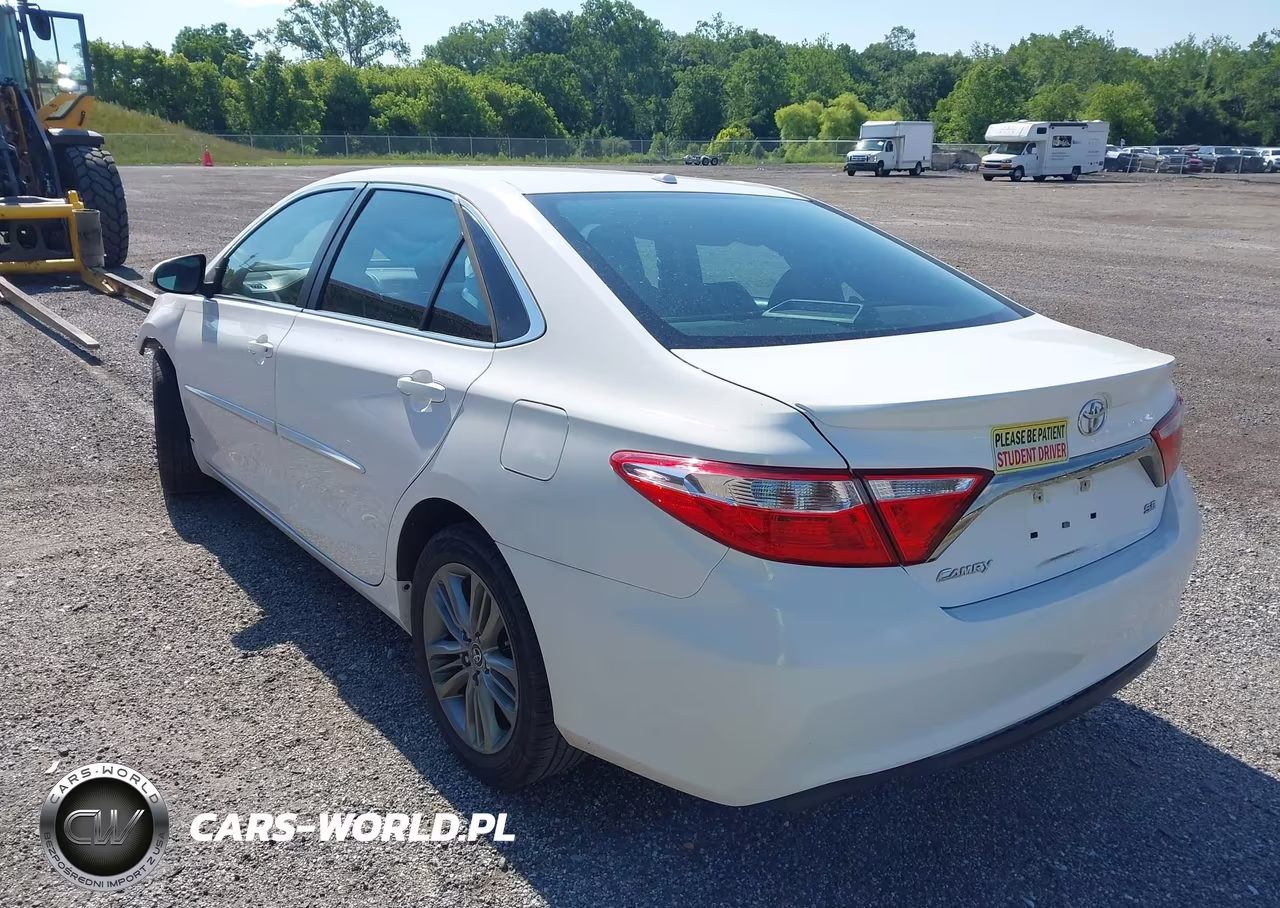 2015 Toyota Camry Se VIN:4T1BF1FK2FU478097 - 3
