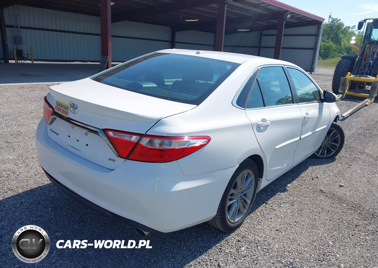 2015 Toyota Camry Se VIN:4T1BF1FK2FU478097 - 4