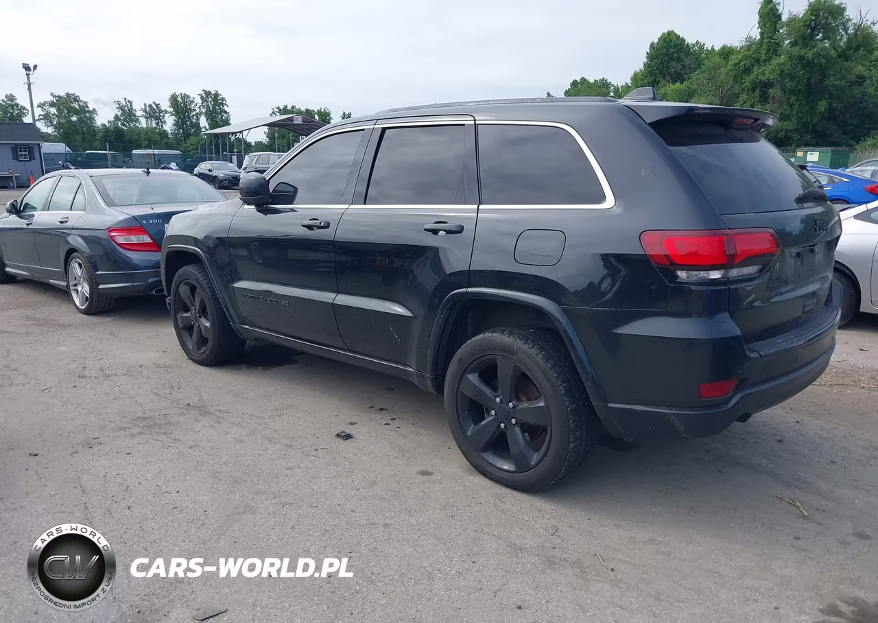 2015 Jeep Grand Cherokee Altitude VIN:1C4RJFAG1FC211072 - 3