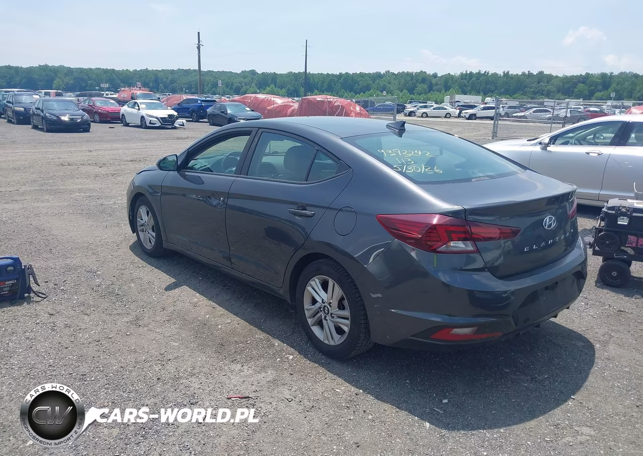 2020 Hyundai Elantra Sel VIN:5NPD84LFXLH572072 - 3