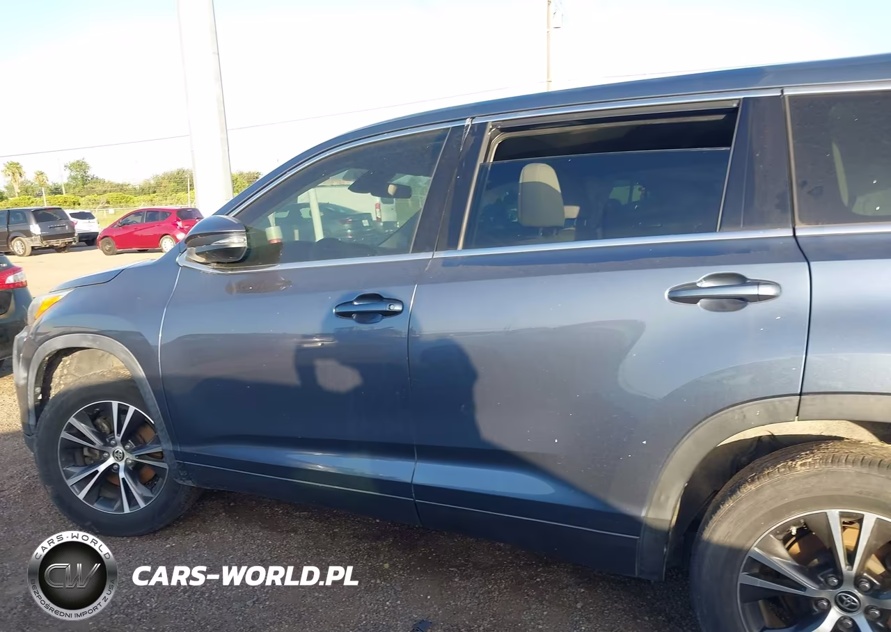 2019 Toyota Highlander Le VIN:5TDZARFH8KS060260 - 15