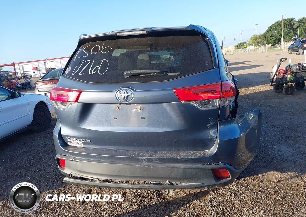 2019 Toyota Highlander Le VIN:5TDZARFH8KS060260 - 17