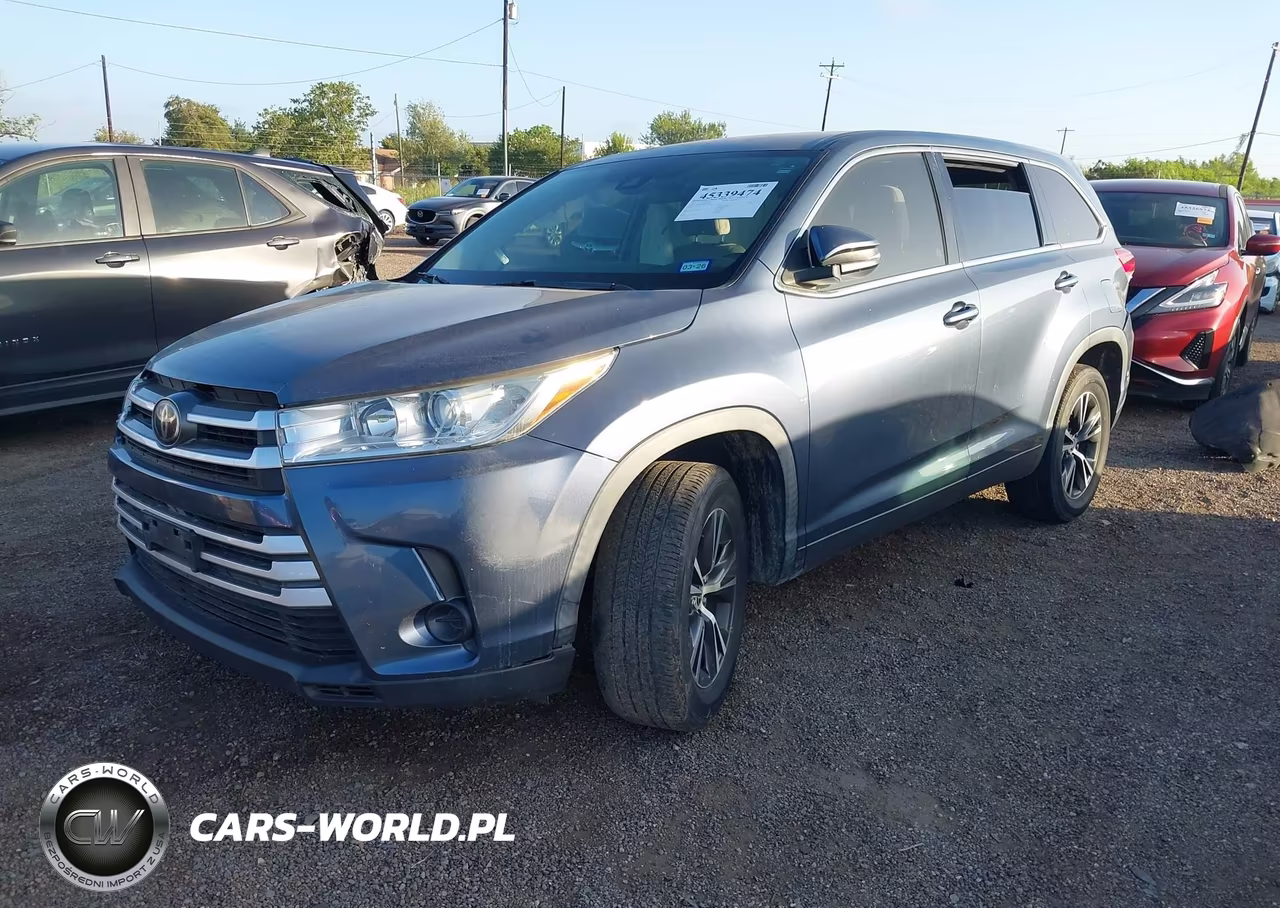2019 Toyota Highlander Le VIN:5TDZARFH8KS060260 - 2