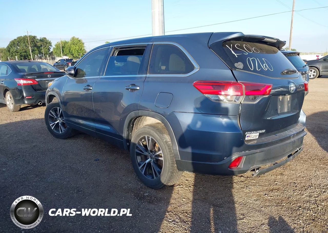 2019 Toyota Highlander Le VIN:5TDZARFH8KS060260 - 3