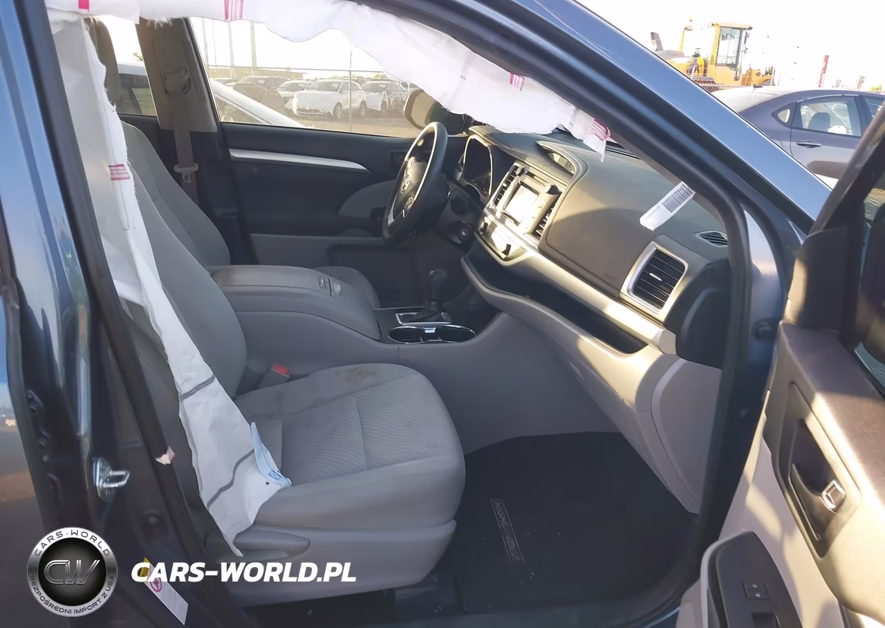 2019 Toyota Highlander Le VIN:5TDZARFH8KS060260 - 5