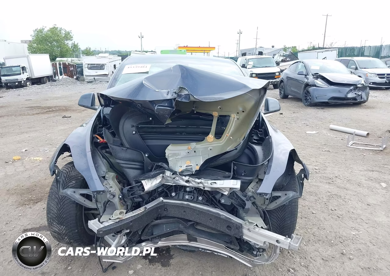 2022 Tesla Model Y Long Range Dual Motor All-Wheel Drive VIN:7SAYGDEE0NF457042 - 10