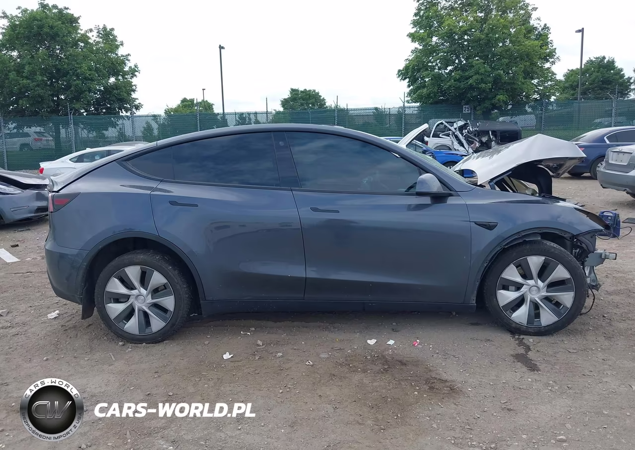 2022 Tesla Model Y Long Range Dual Motor All-Wheel Drive VIN:7SAYGDEE0NF457042 - 11