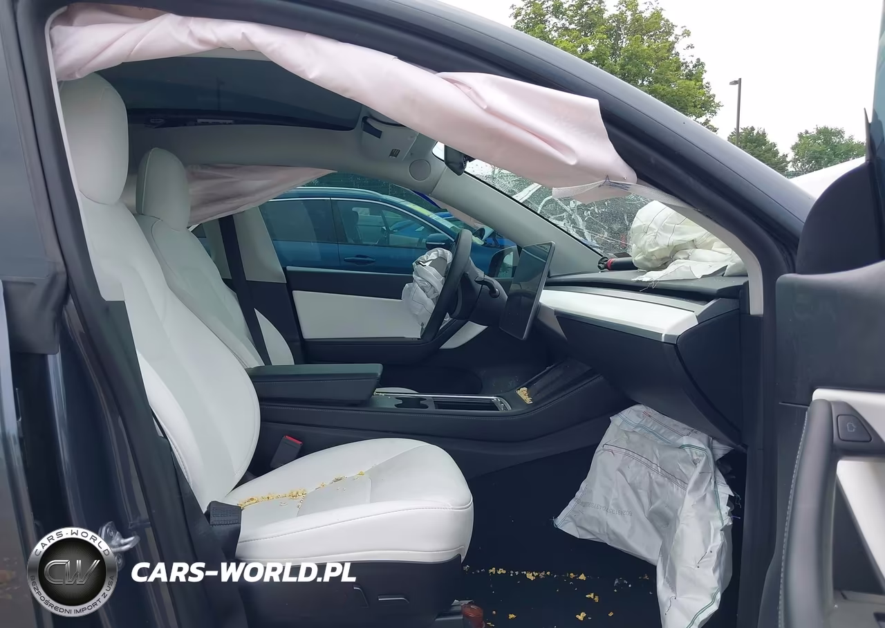2022 Tesla Model Y Long Range Dual Motor All-Wheel Drive VIN:7SAYGDEE0NF457042 - 5