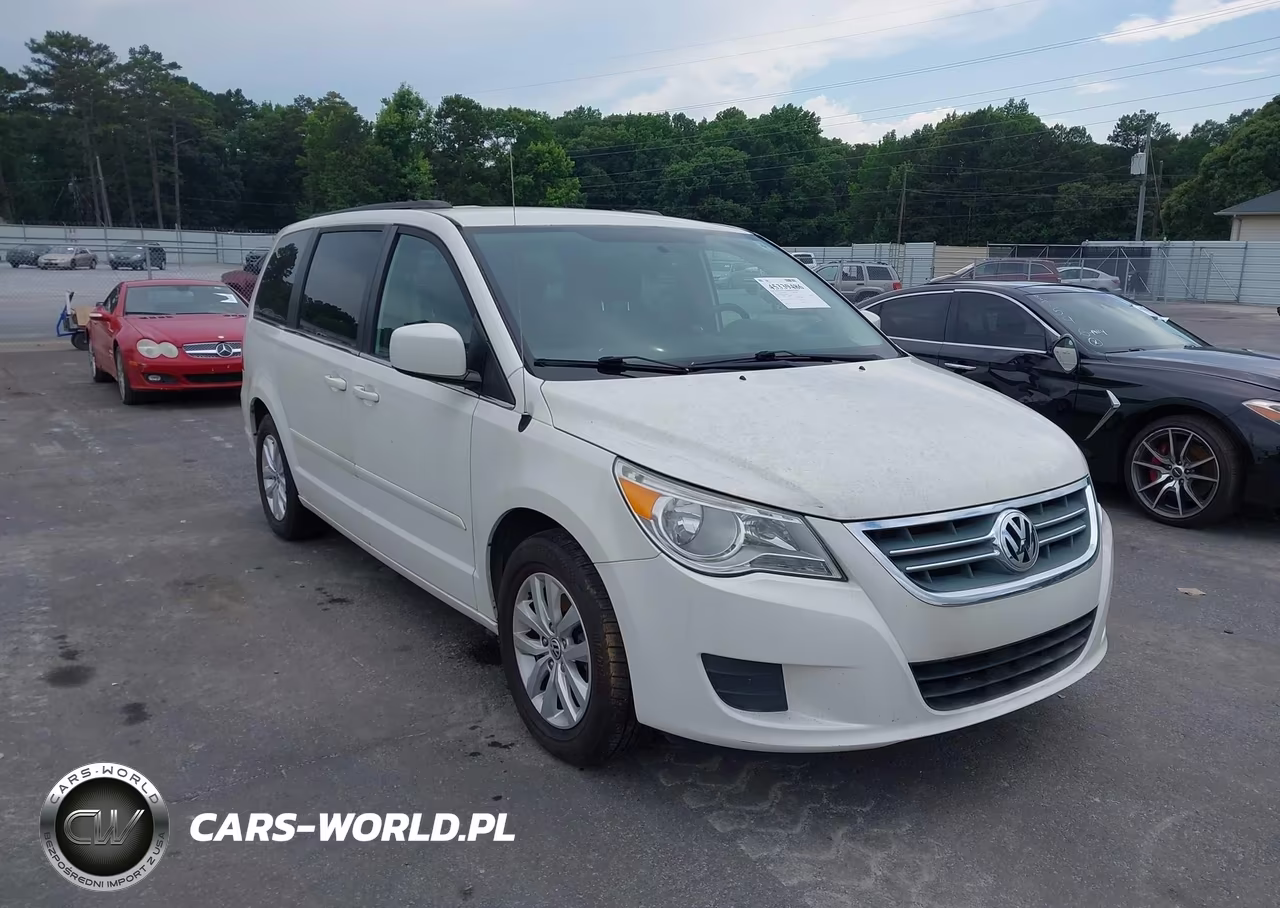 2012 Volkswagen Routan Se