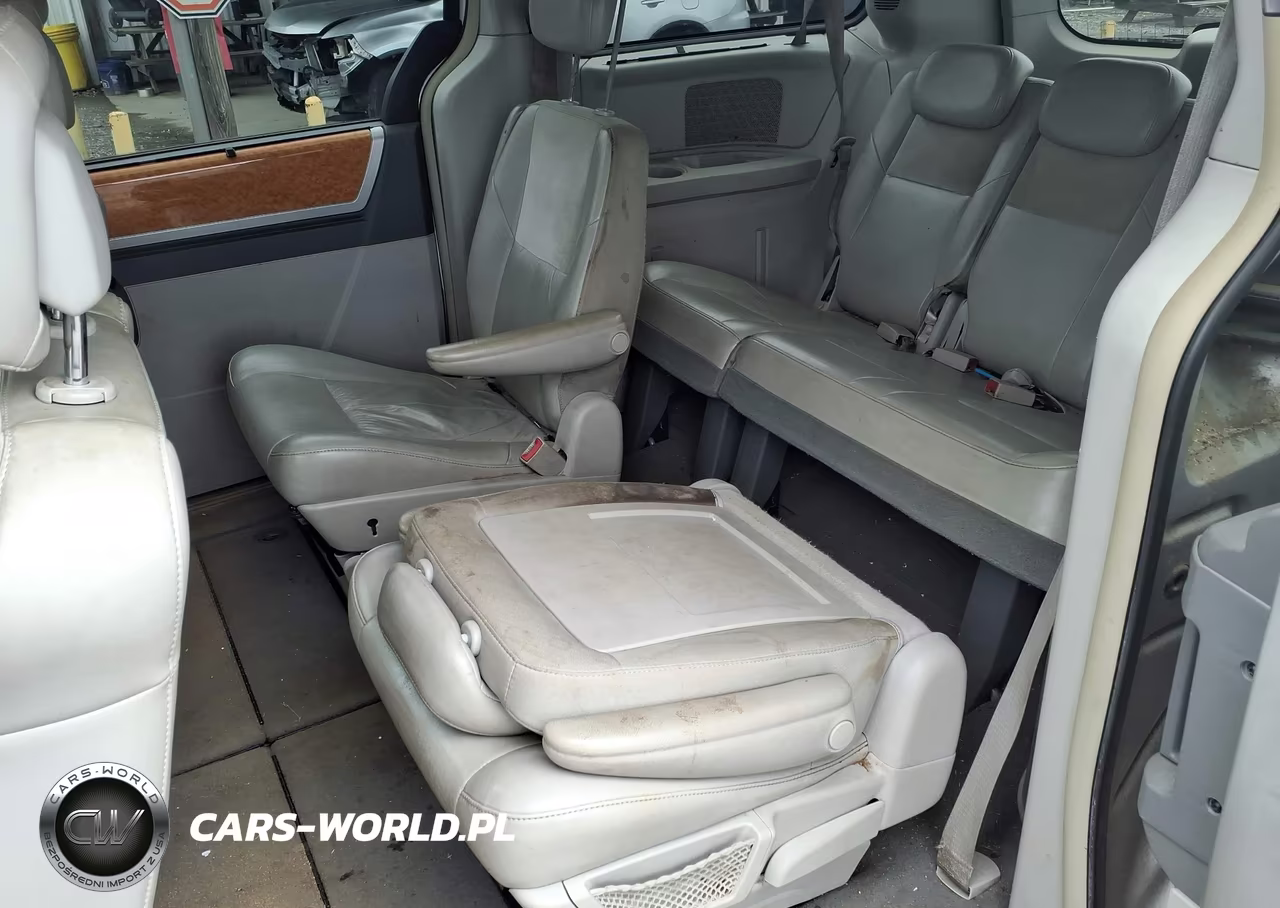 2010 Chrysler Town & Country New Limited VIN:2A4RR7DX3AR398495 - 8