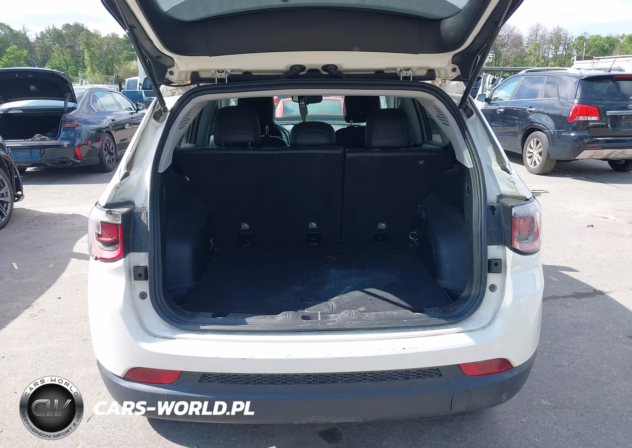 2019 Jeep Compass Latitude 4X4 VIN:3C4NJDBB6KT650305 - 19
