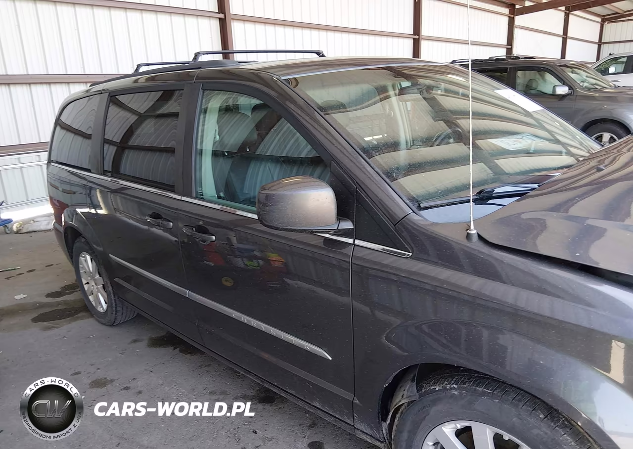 2015 Chrysler Town & Country Touring VIN:2C4RC1BG0FR571498 - 14