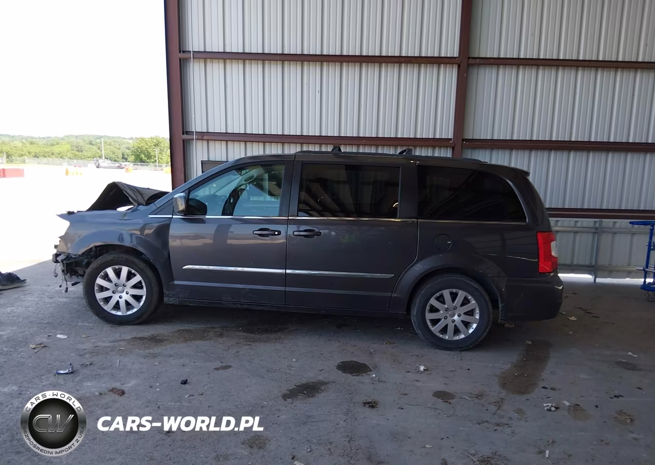 2015 Chrysler Town & Country Touring VIN:2C4RC1BG0FR571498 - 15