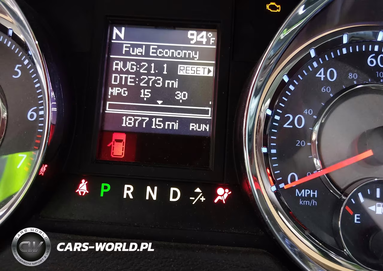 2015 Chrysler Town & Country Touring VIN:2C4RC1BG0FR571498 - 16