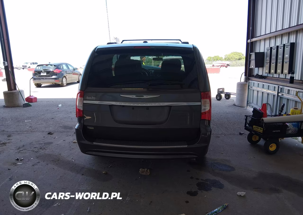 2015 Chrysler Town & Country Touring VIN:2C4RC1BG0FR571498 - 17