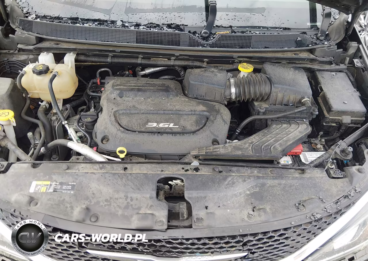 2018 Chrysler Pacifica Touring L VIN:2C4RC1BG6JR204033 - 10