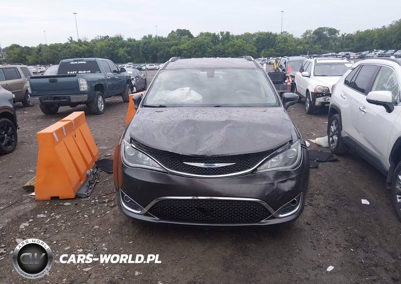 2018 Chrysler Pacifica Touring L VIN:2C4RC1BG6JR204033 - 12