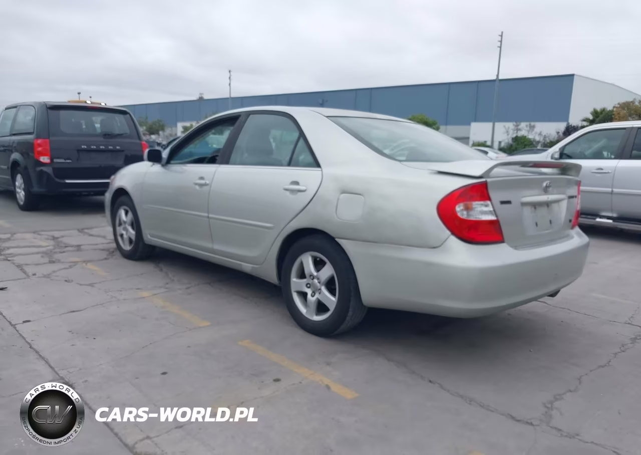 2002 Toyota Camry Se VIN:JTDBF32K220066687 - 3