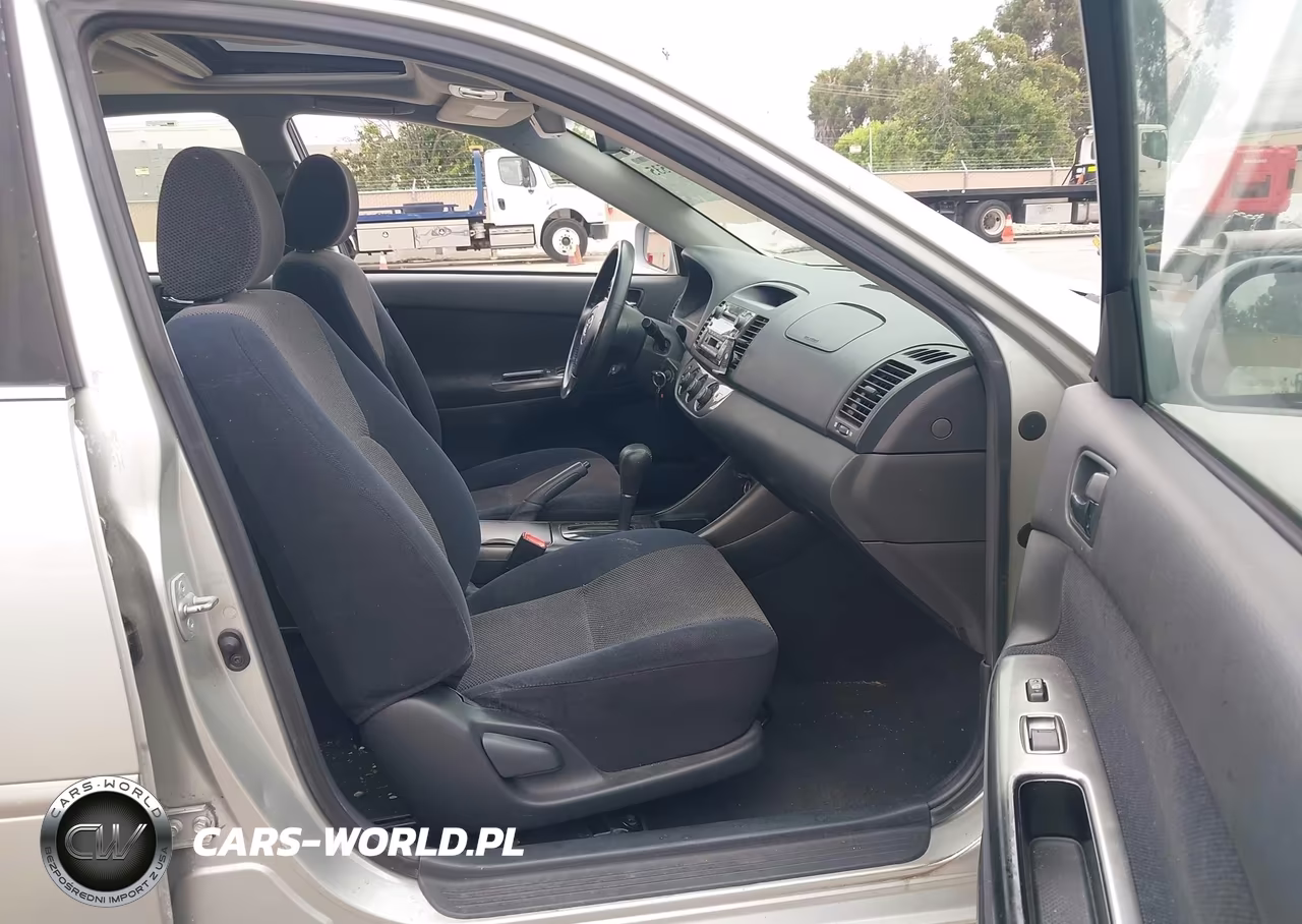 2002 Toyota Camry Se VIN:JTDBF32K220066687 - 5