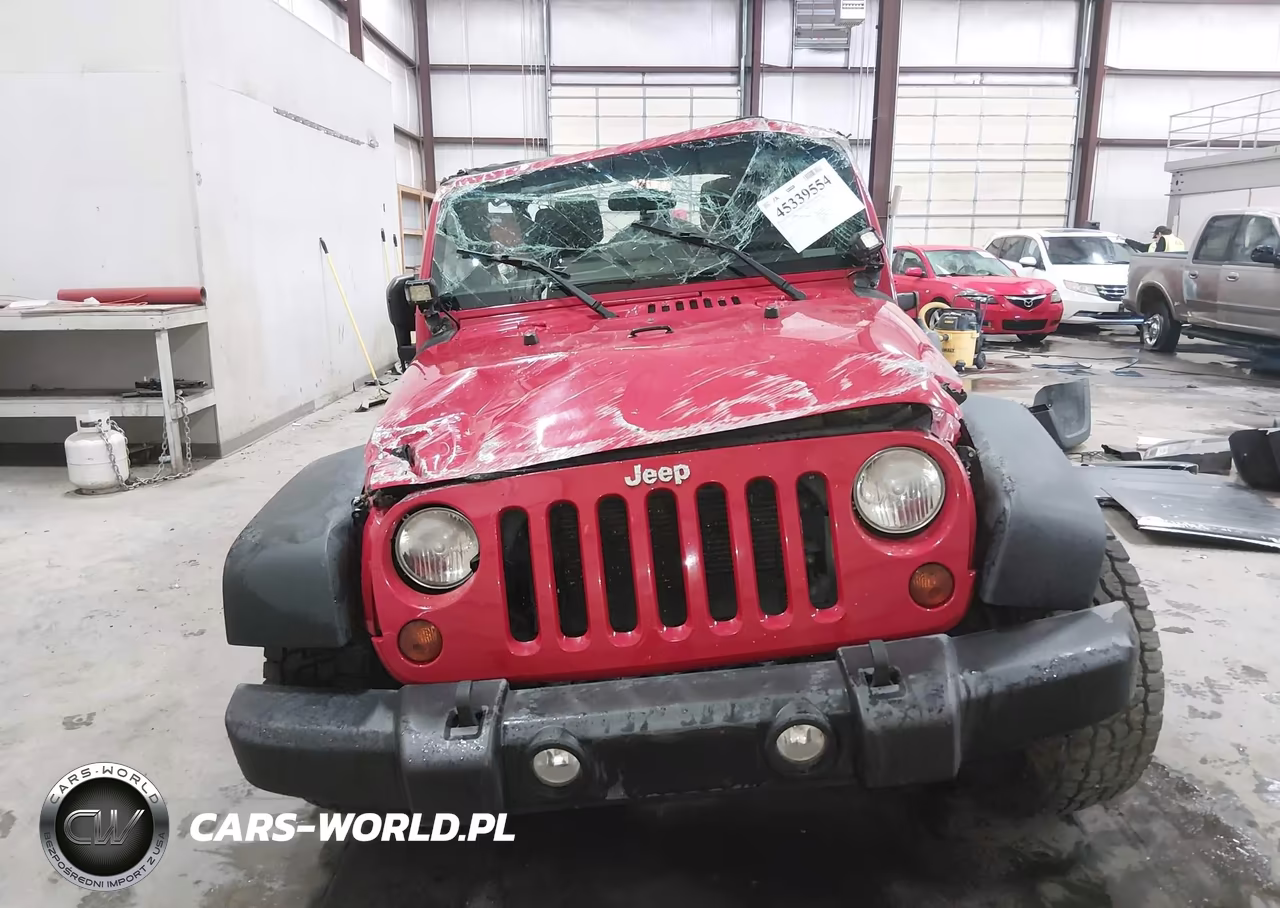 2012 Jeep Wrangler Unlimited Sahara VIN:1C4BJWEG3CL130923 - 12