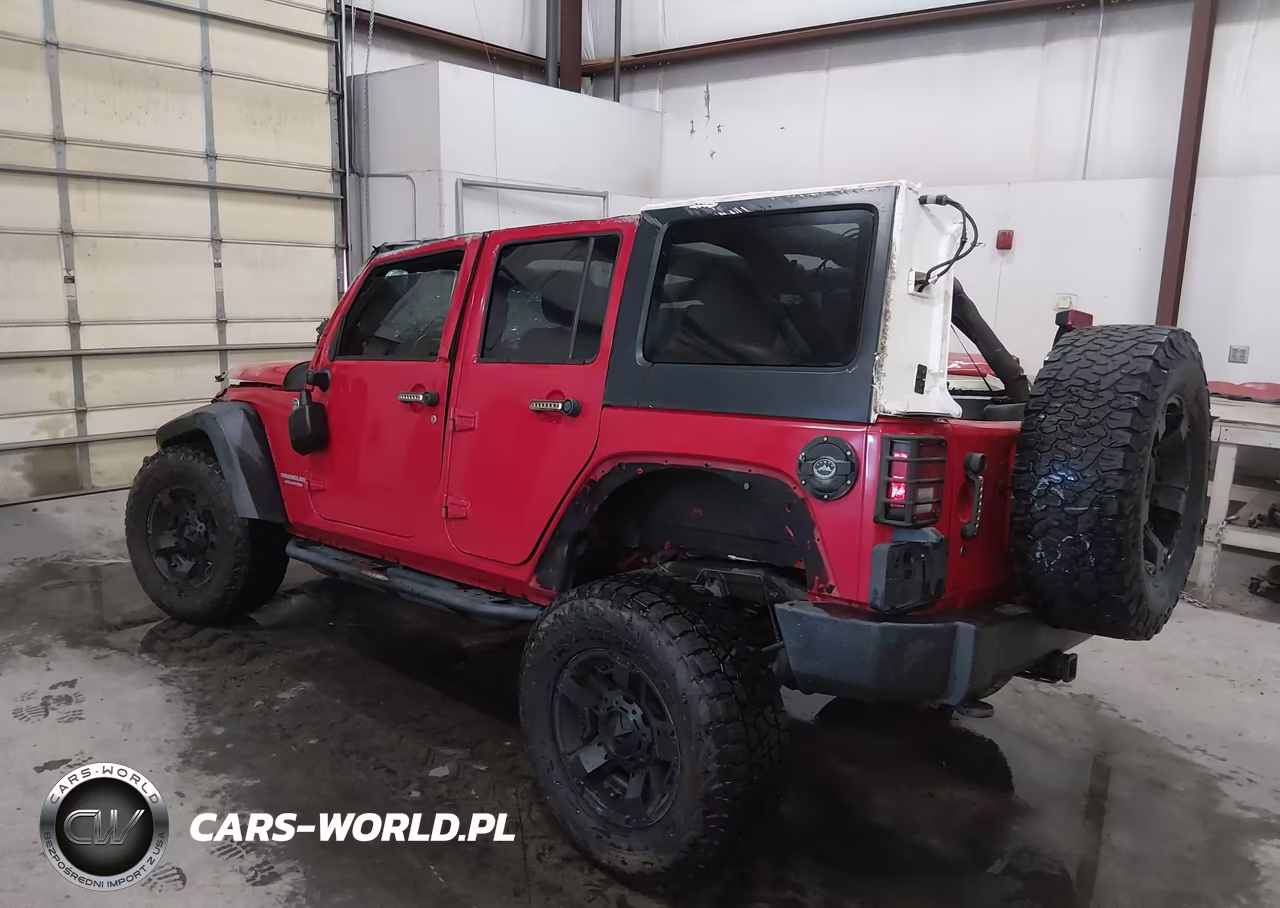 2012 Jeep Wrangler Unlimited Sahara VIN:1C4BJWEG3CL130923 - 3