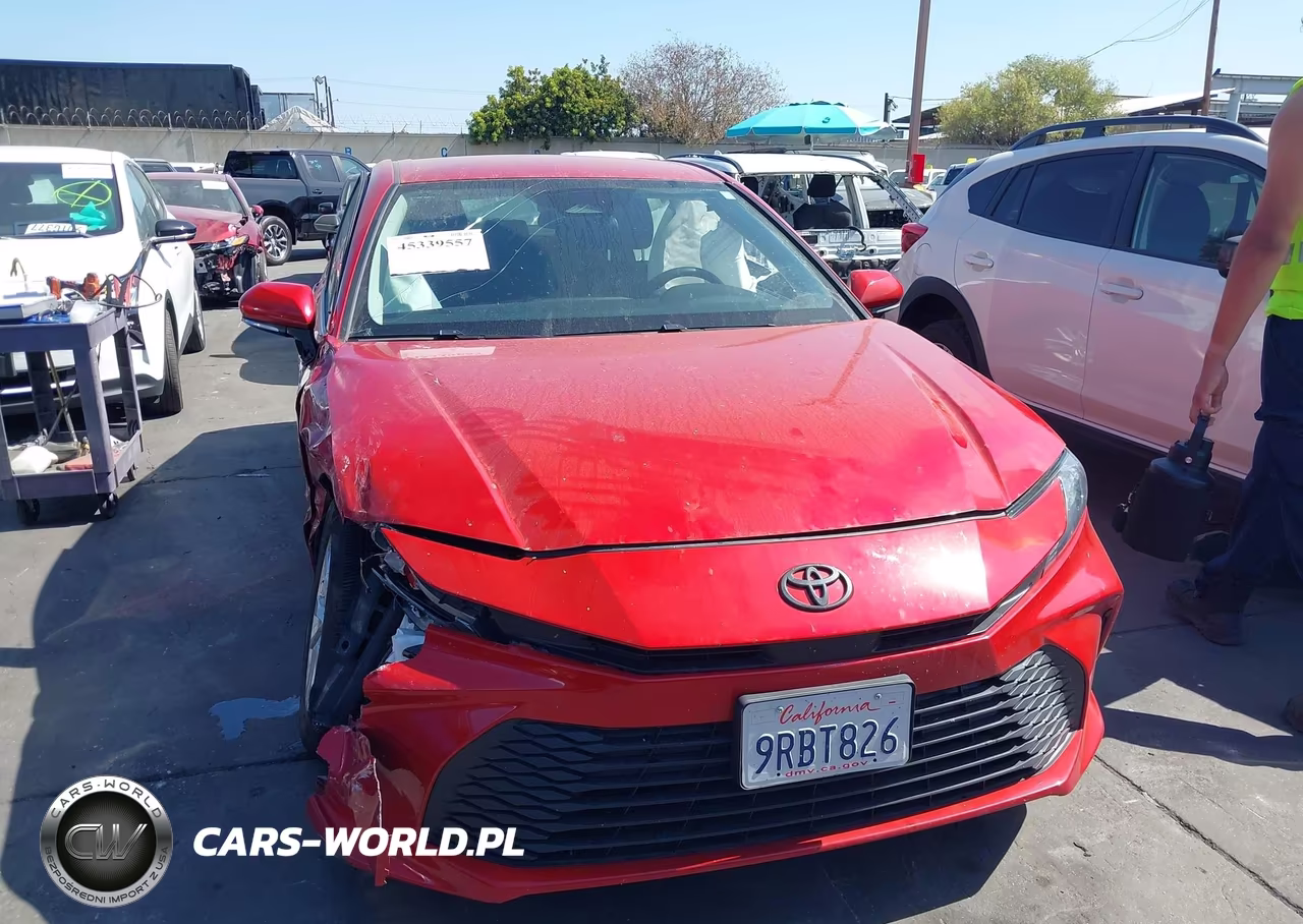 2025 Toyota Camry Le VIN:4T1DAACK8SU074419 - 13