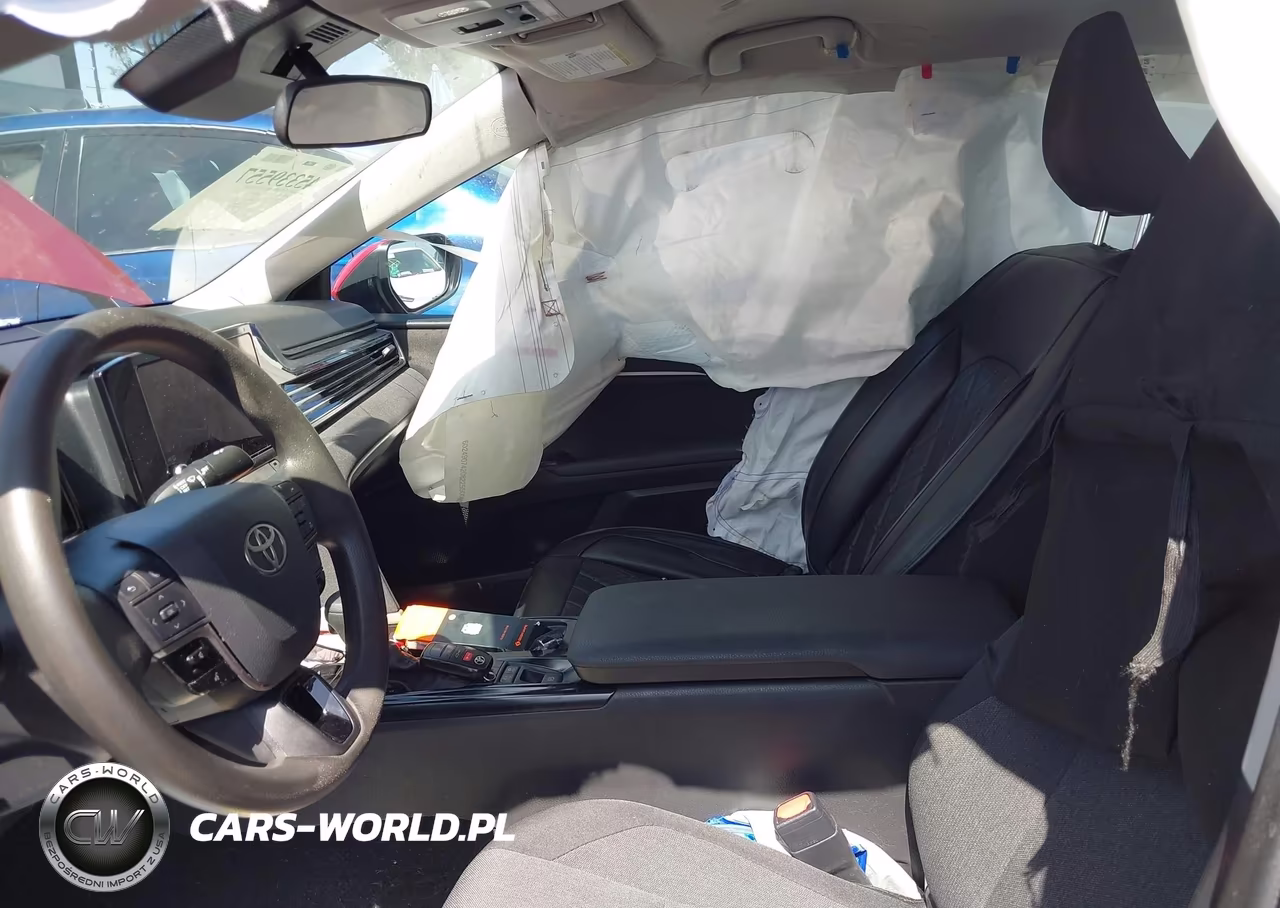 2025 Toyota Camry Le VIN:4T1DAACK8SU074419 - 5