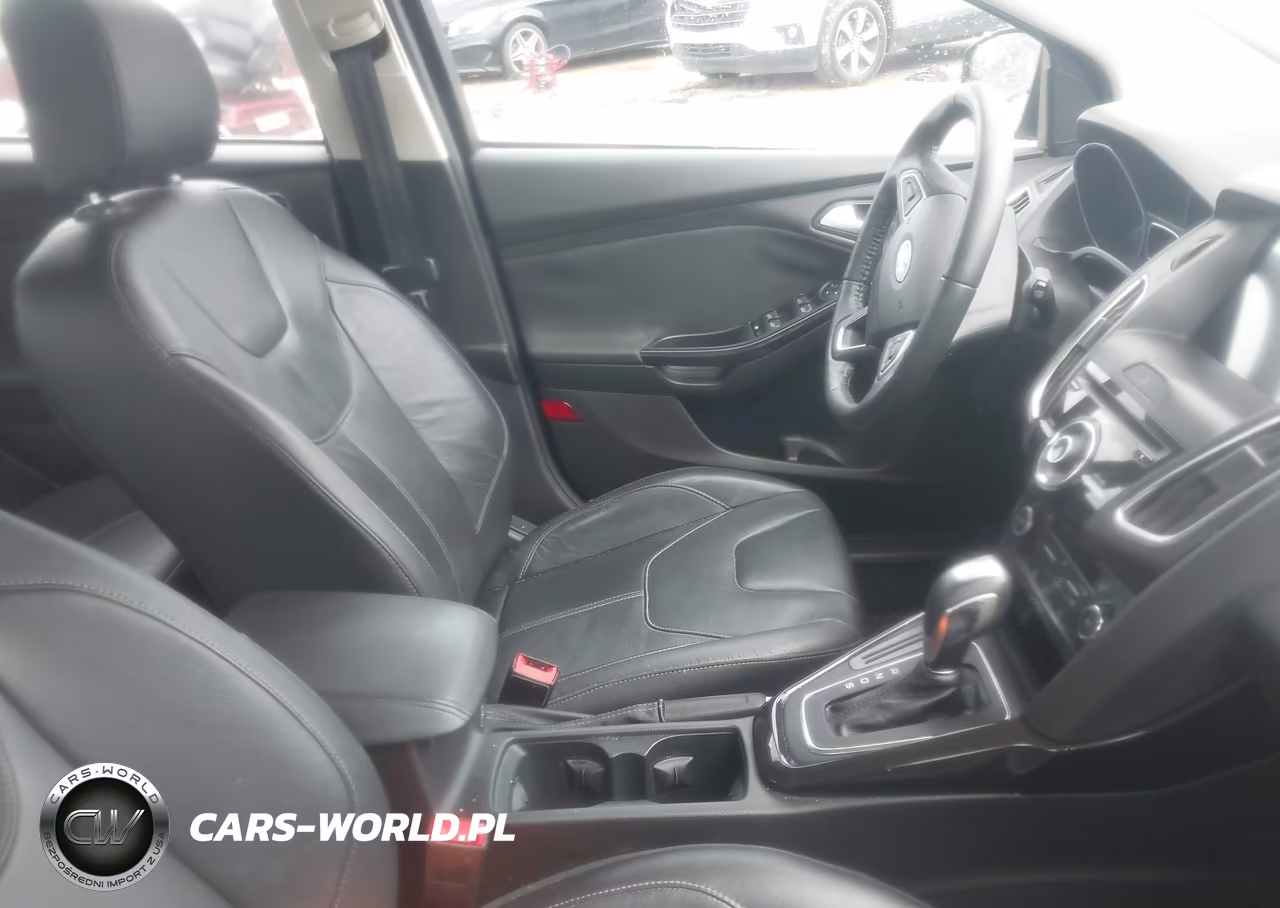 2016 Ford Focus Titanium VIN:1FADP3N24GL406564 - 5