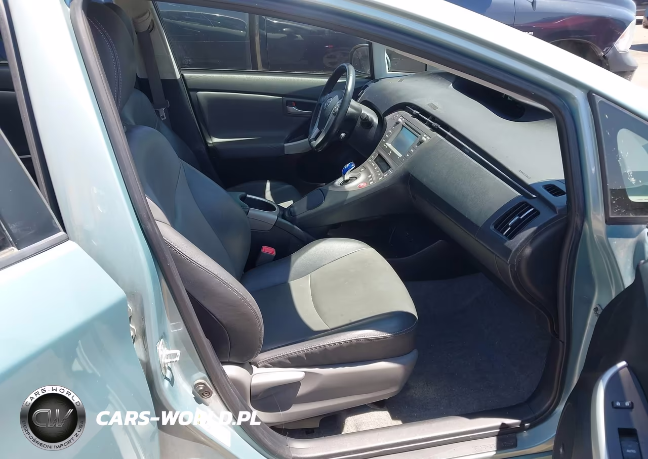 2013 Toyota Prius Five VIN:JTDKN3DUXD5590063 - 5