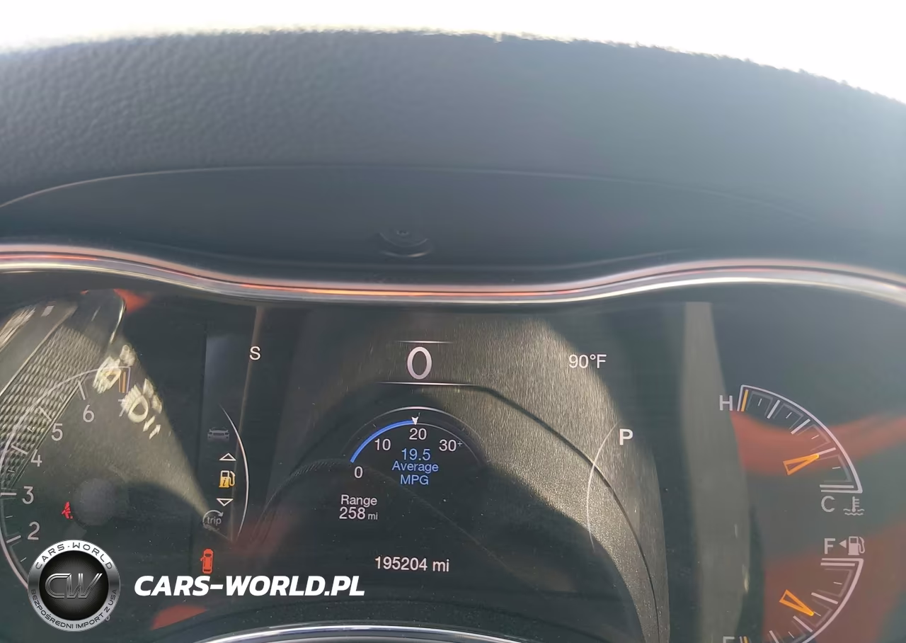 2019 Jeep Grand Cherokee Altitude 4X2 VIN:1C4RJEAG7KC646652 - 7