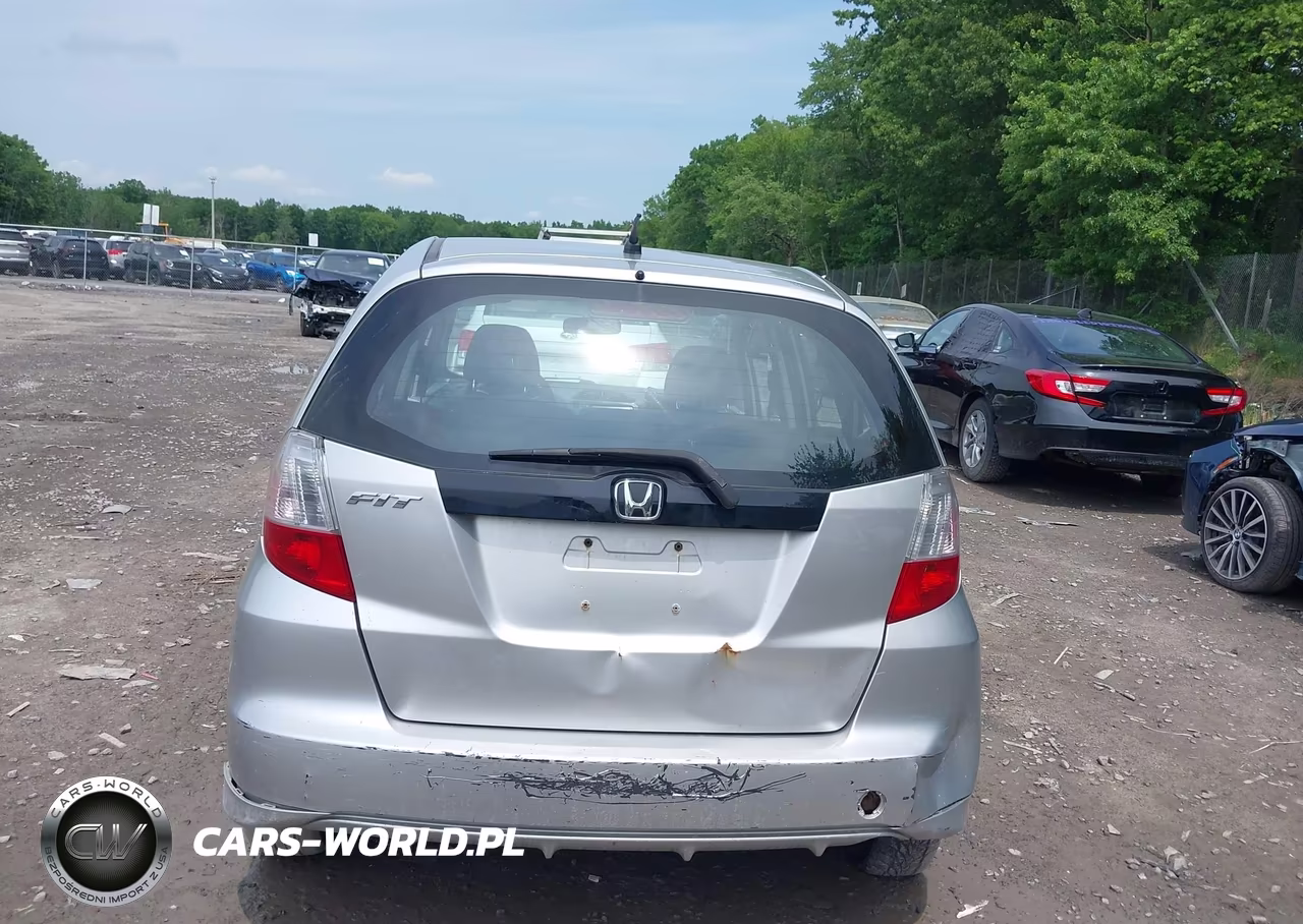 2011 Honda Fit VIN:JHMGE8G3XBC007097 - 16