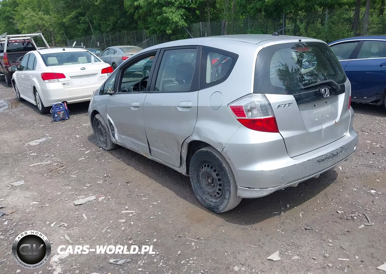 2011 Honda Fit VIN:JHMGE8G3XBC007097 - 3