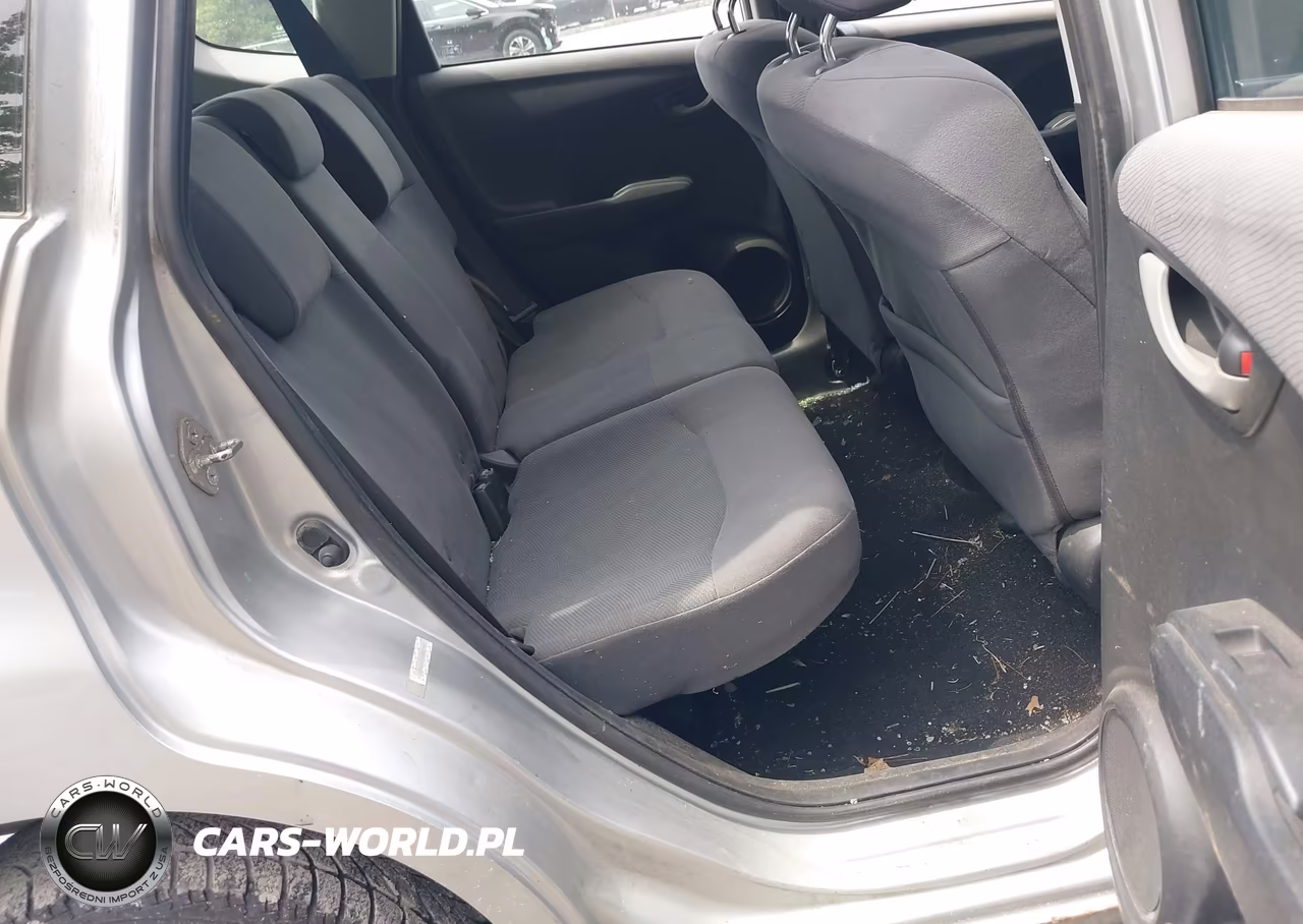2011 Honda Fit VIN:JHMGE8G3XBC007097 - 8