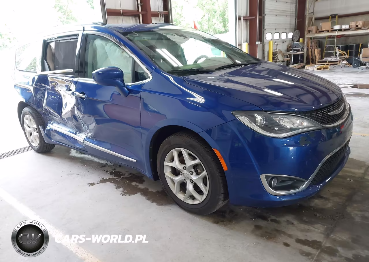 2019 Chrysler Pacifica Touring L – zdjęcie 1 z 17