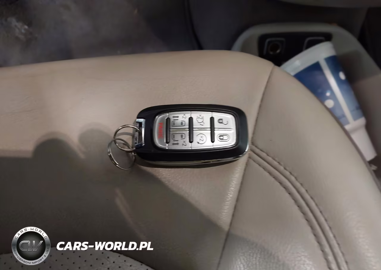2019 Chrysler Pacifica Touring L VIN:2C4RC1BG8KR556340 - 11