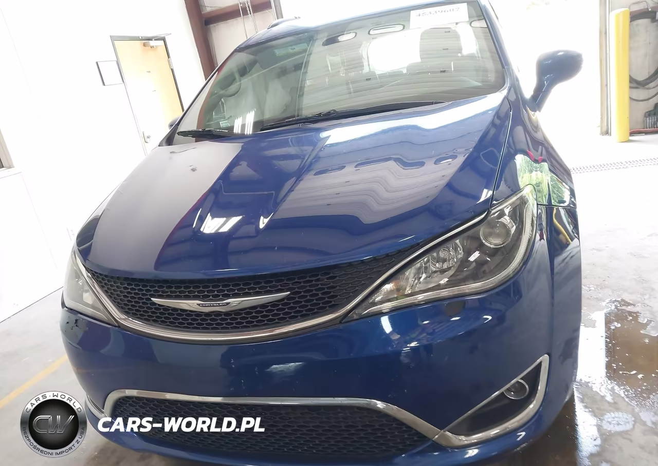 2019 Chrysler Pacifica Touring L VIN:2C4RC1BG8KR556340 - 12