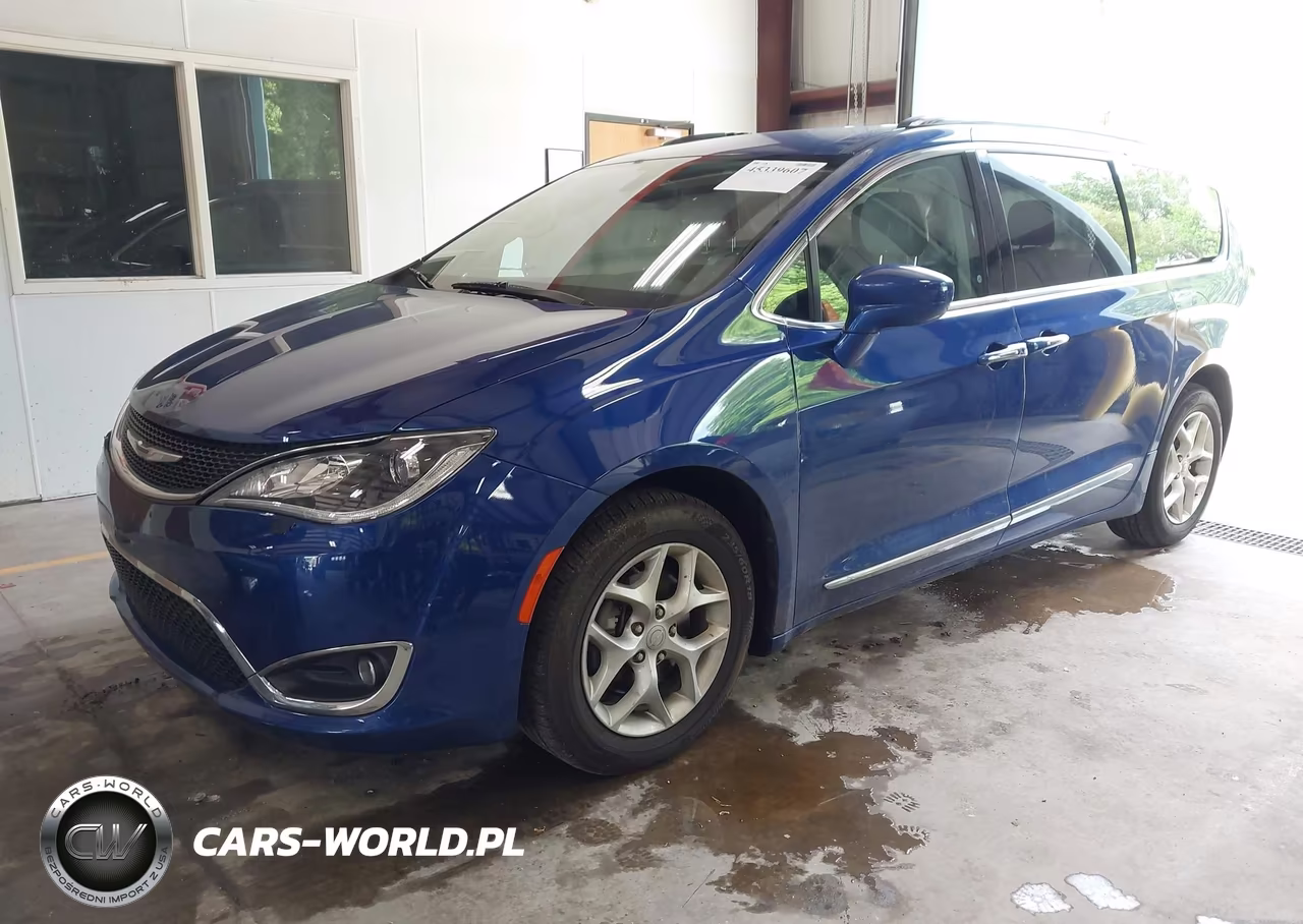 2019 Chrysler Pacifica Touring L VIN:2C4RC1BG8KR556340 - 2