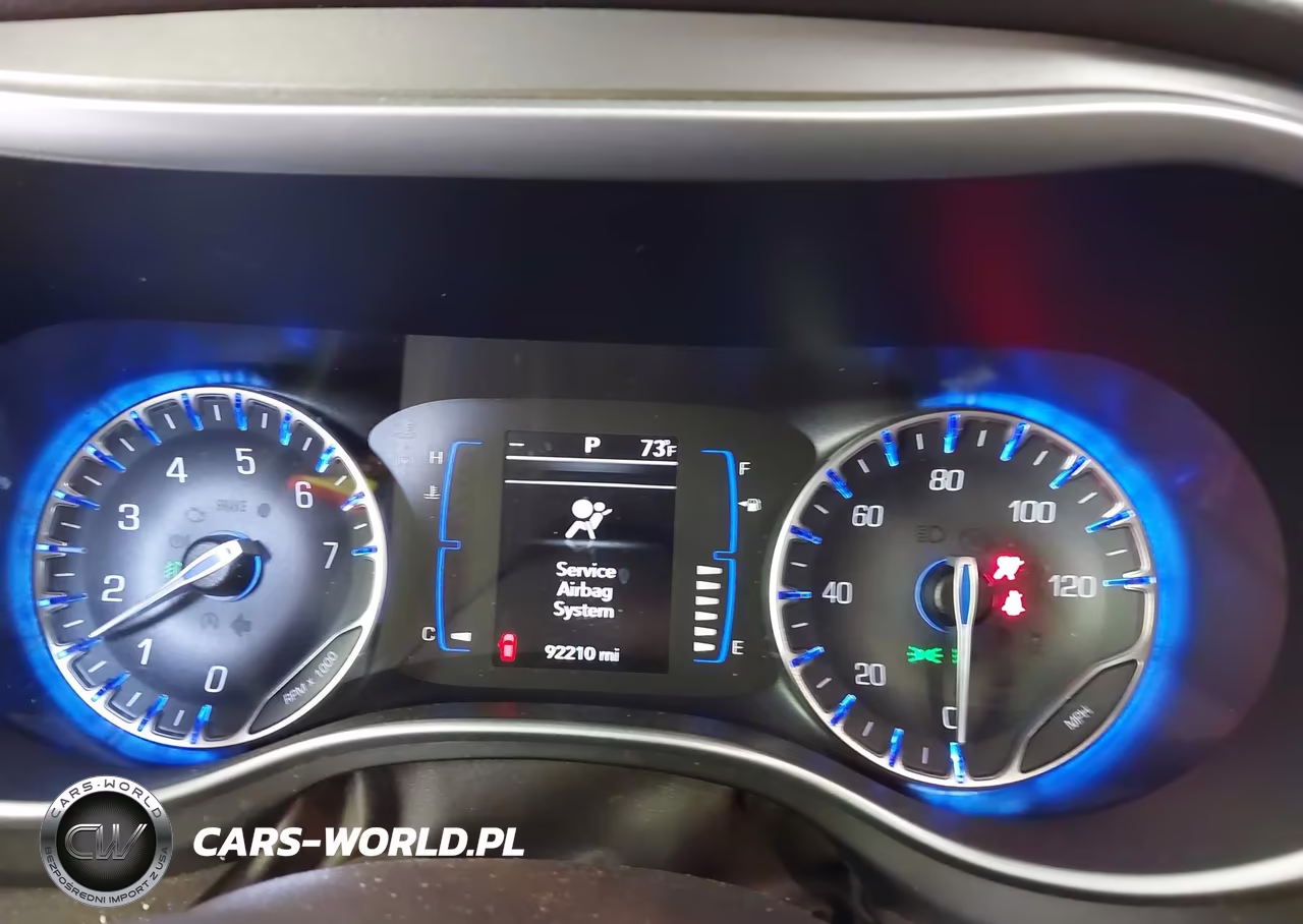 2019 Chrysler Pacifica Touring L VIN:2C4RC1BG8KR556340 - 7