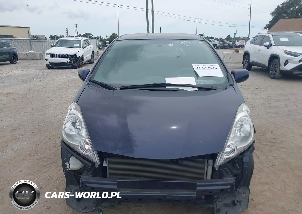 2009 Honda Fit Sport VIN:JHMGE884X9S065721 - 13
