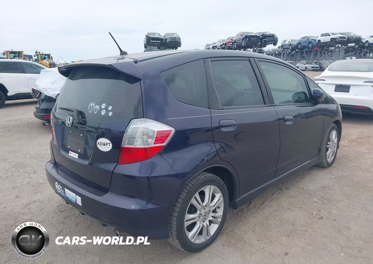 2009 Honda Fit Sport VIN:JHMGE884X9S065721 - 4